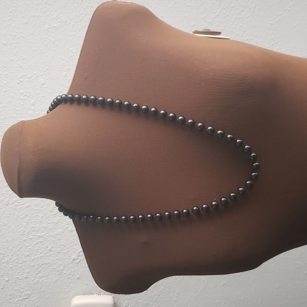 COSTUME NECKLACE